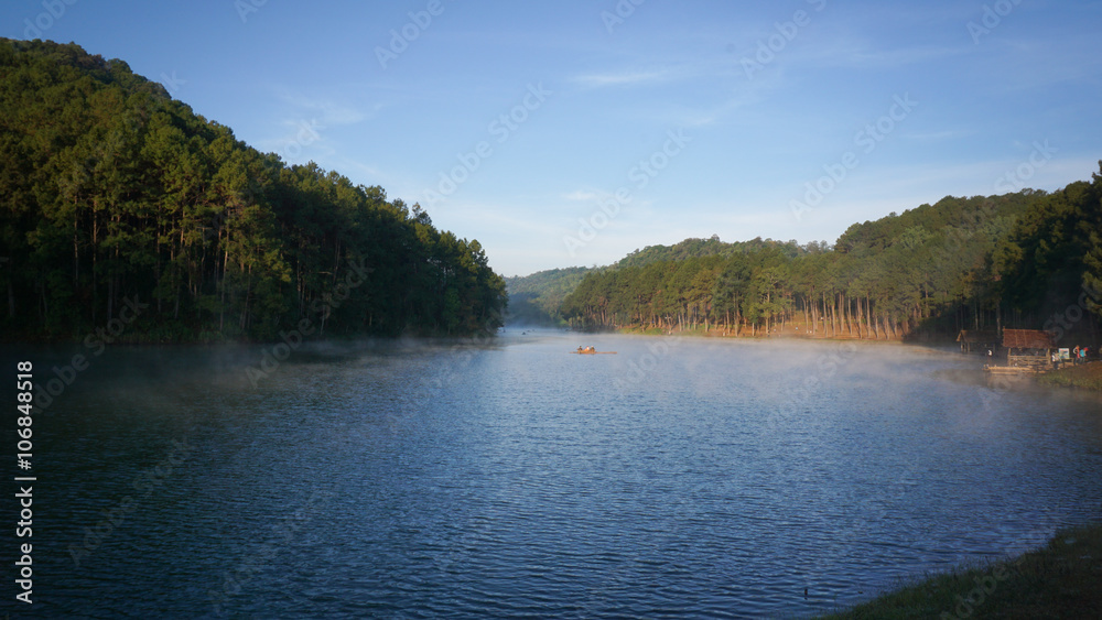 Fototapeta premium Pang Ung in Mae Hong Son , Thailand