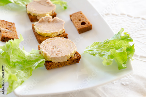 Foie gras sur toasts pain d'épices
