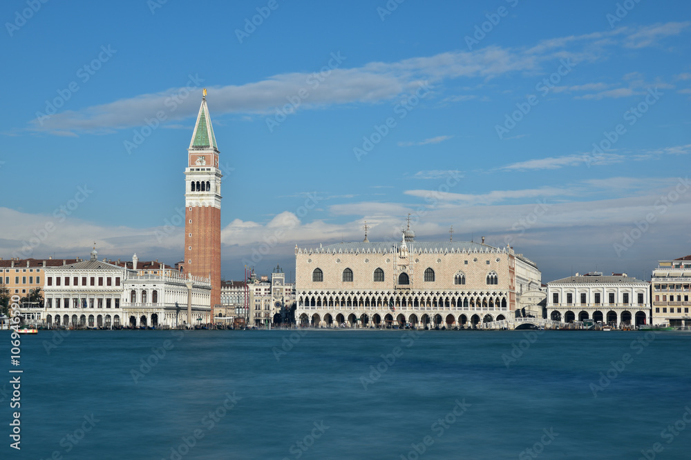 Blick auf Venedig mit Campanile und Dogenpalast 