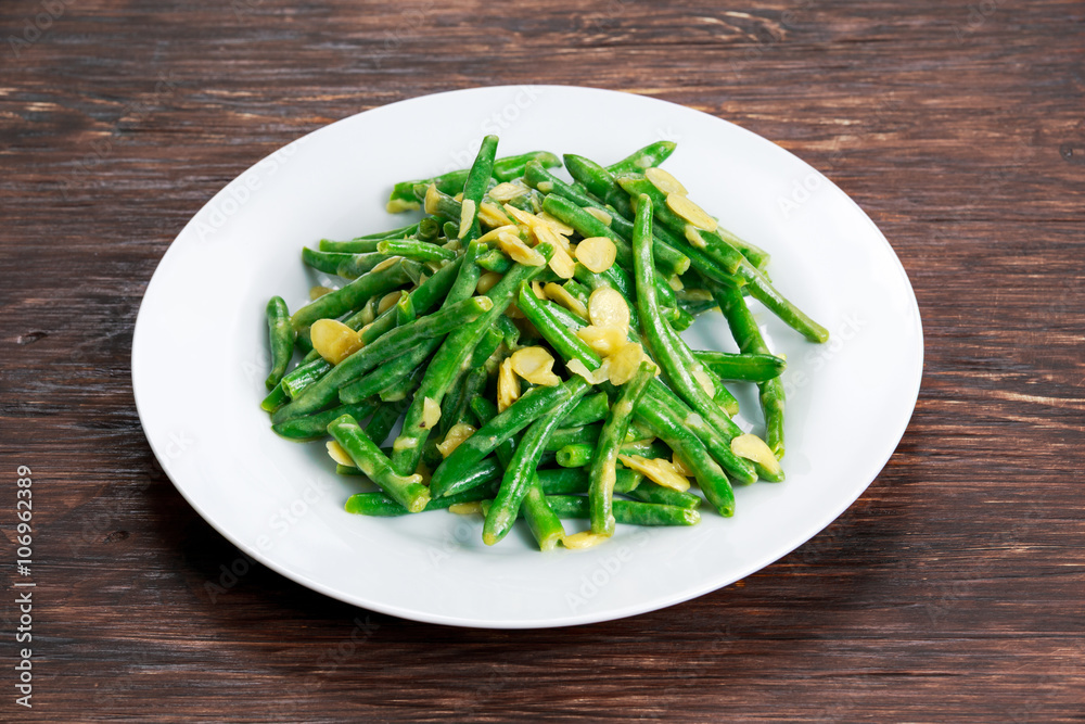 Green beans roasted in garlic and flaked almond