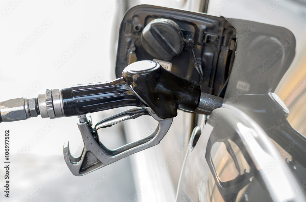 Fuel nozzle pay for fuel and benzyl. Fuel nozzle pay for fuel and benzyl.