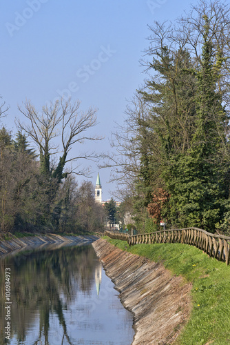 Canal Villoresi in Brianza (Italy) photo