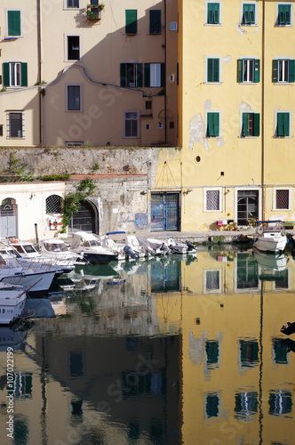 Livorno riflessa sul fosso reale. photo