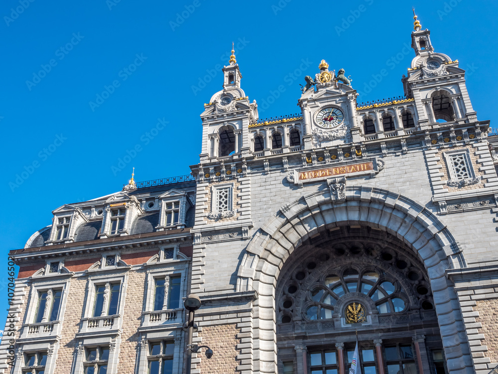 Fototapeta premium Front of Antwerp train station