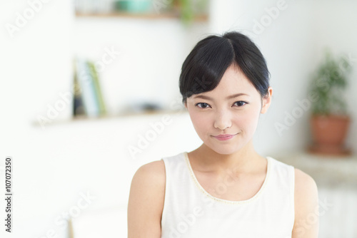 Free Download 肌の綺麗な女性 - GFXLoad