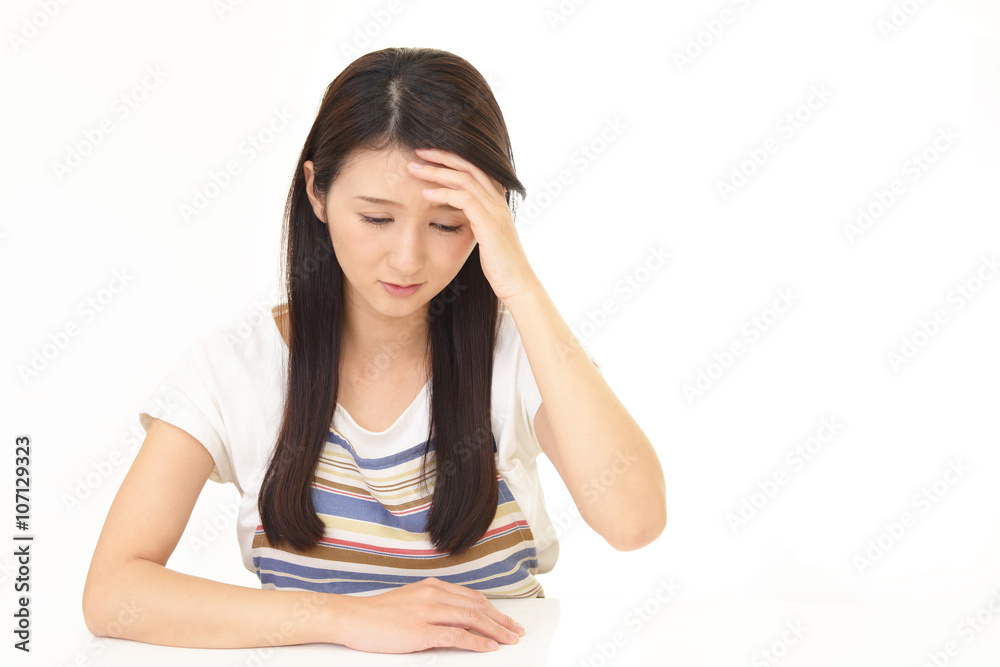 憂鬱な表情の主婦 憂鬱な表情の主婦