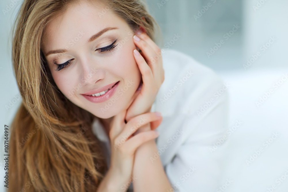 Portrait of a beautiful woman in the morning bed Portrait of a beautiful woman in the morning bed