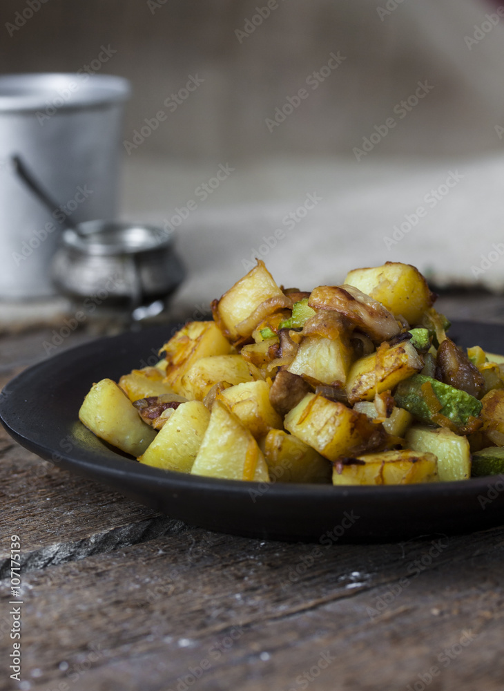 fried potatoes with mushrooms fried potatoes with mushrooms