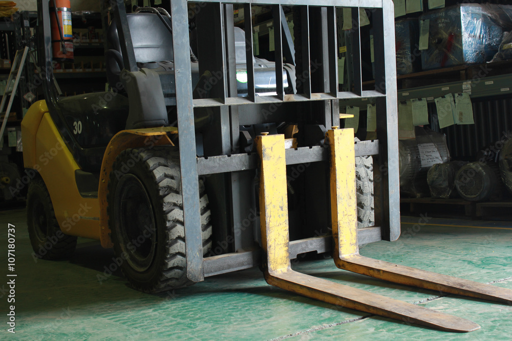Fotografie Forklift in the ware house