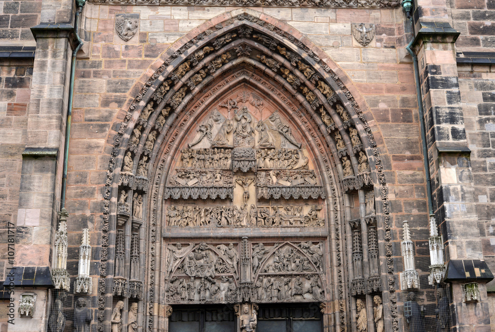 Fototapeta premium Hauptportal Frauenkirche Nürnberg