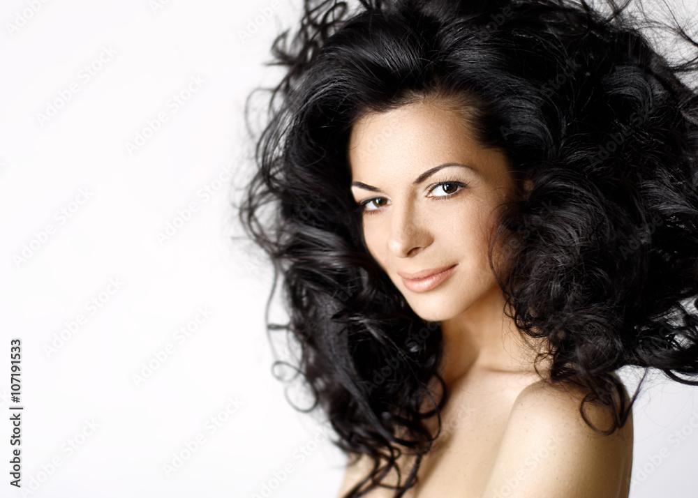 Naklejka premium Pretty woman with curly hair