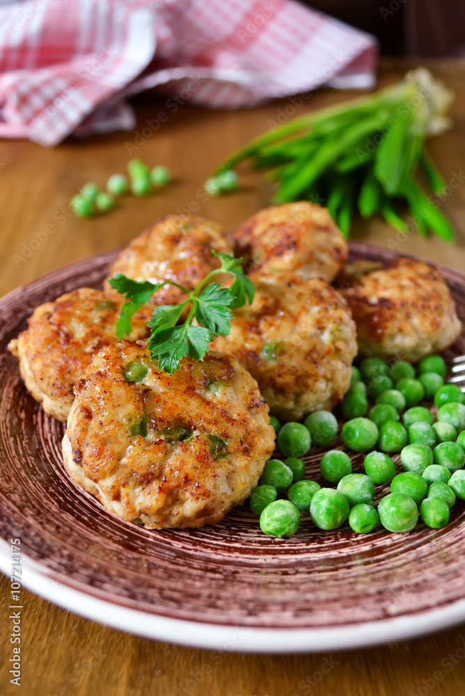 meatballs with green peas, rustic style
