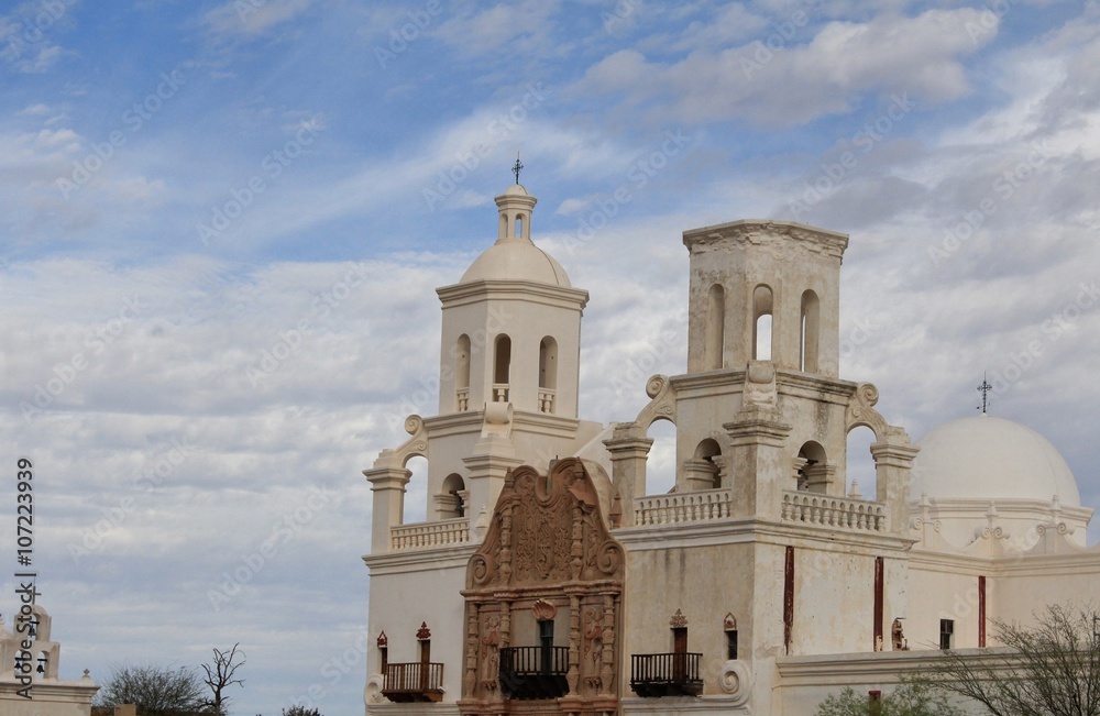 Obraz premium Historical Mission located in the desert southwest