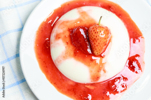 panna cotta Italian dessert