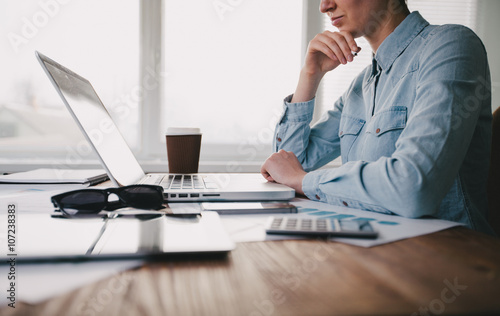 Business woman working at the office