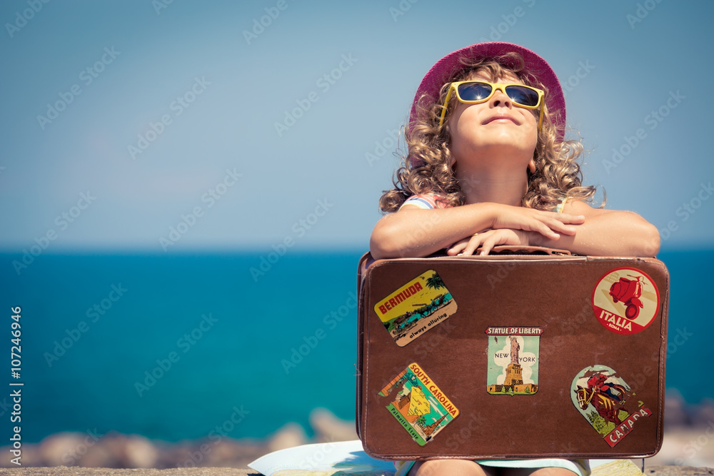 Child on vacation - obrazy, fototapety, plakaty 