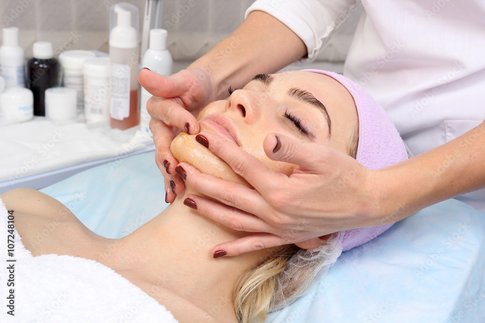 Obraz premium cosmetic massage