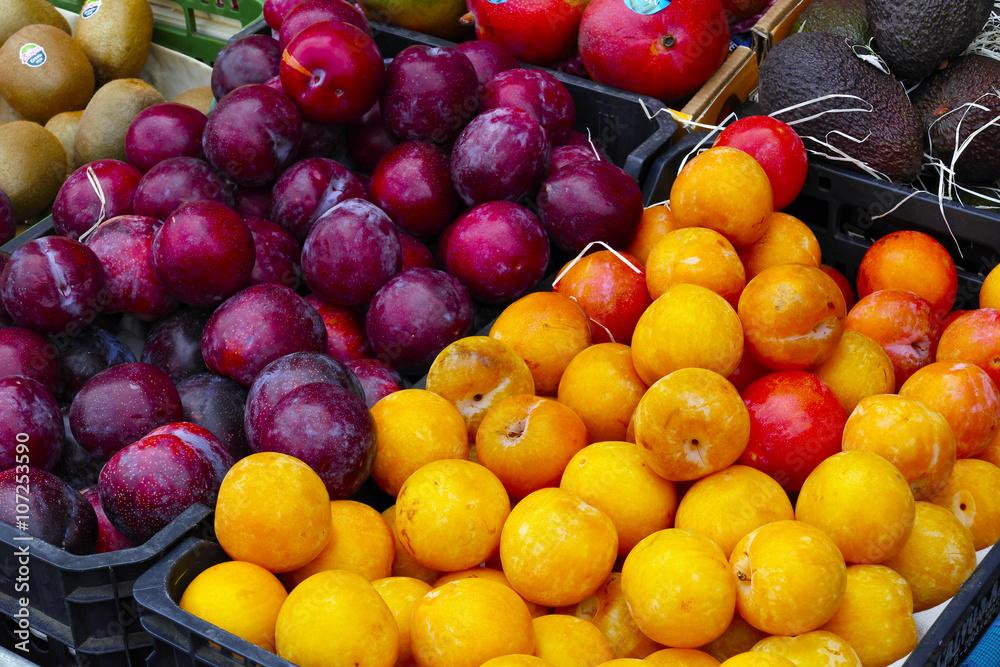 frutas y verduras variadas en mercado cara al publico en vic barcelon