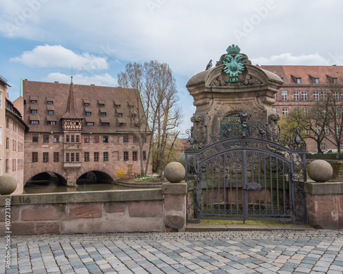 Nürnberg, Heilig-Geist-Spital und Museumsbrücke photo