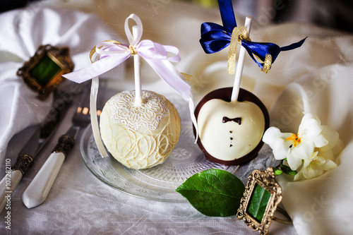 Apples in chocolate, white, black, milk, dark, wedding table decoration, design, interior