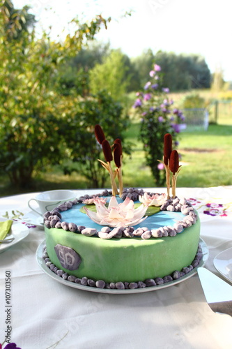 Motivtorte Teich mit Seerose