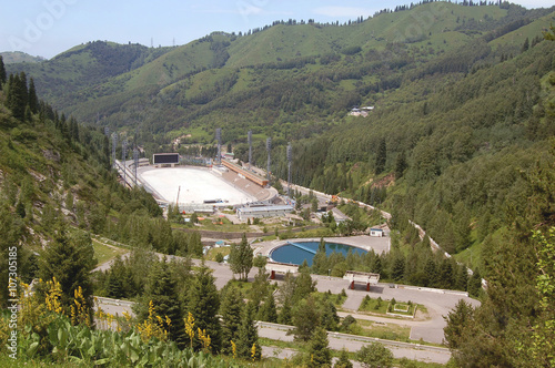 Canvas Print Высокогорный спортивный комплекс Медео с высоты полета птиц