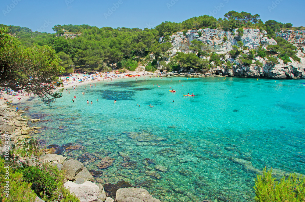 Minorca, Isole Baleari, Spagna: la baia di Cala Macarella il 7 luglio 2013
