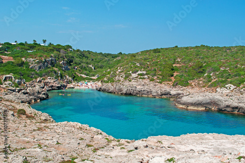 Minorca, Isole Baleari, Spagna: la baia di Cap d'en Font il 12 luglio 2013