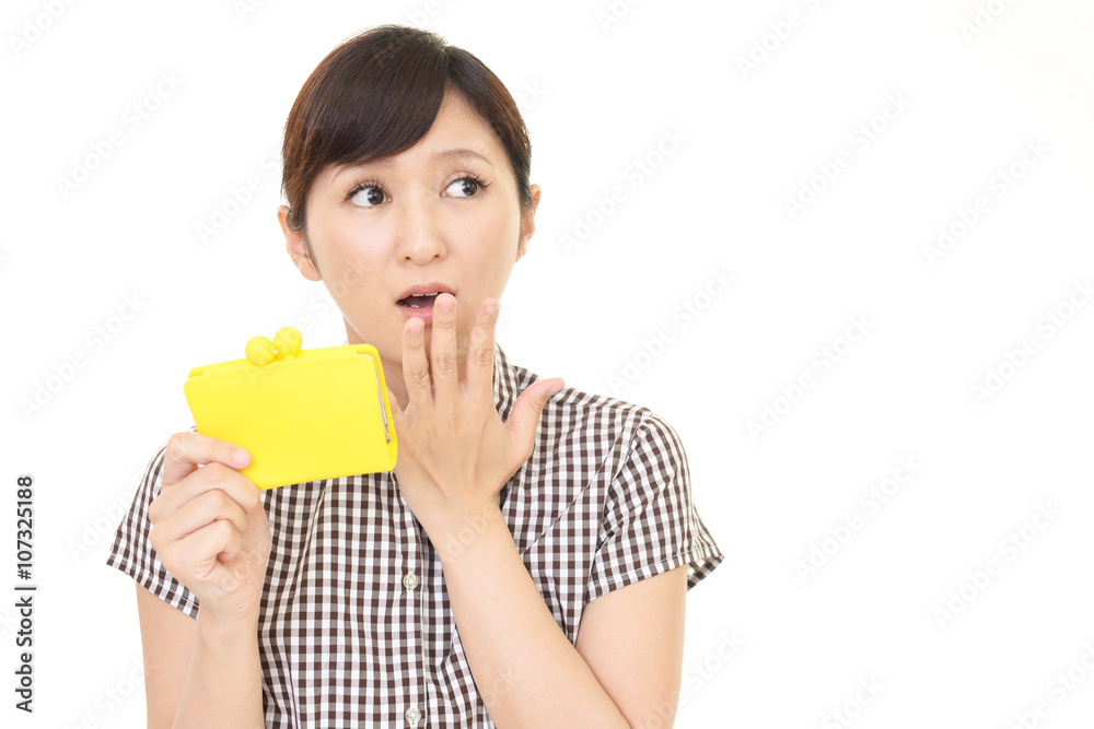 驚いた表情の女性