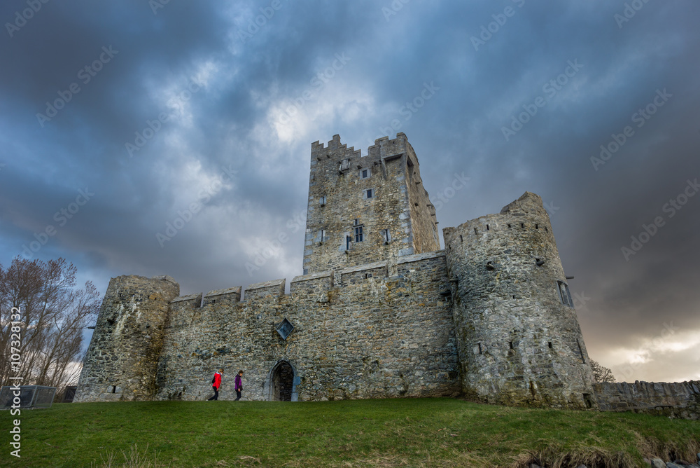 Fototapeta premium Killarney castle dramatic sky