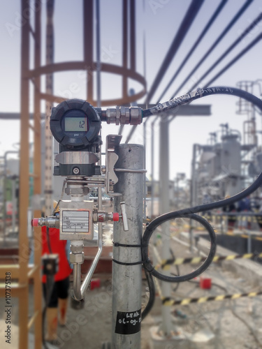 typical installation of pressure transmitter with pipe manifold