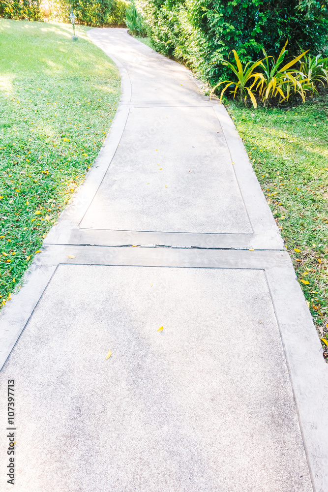 Obraz premium Garden path way