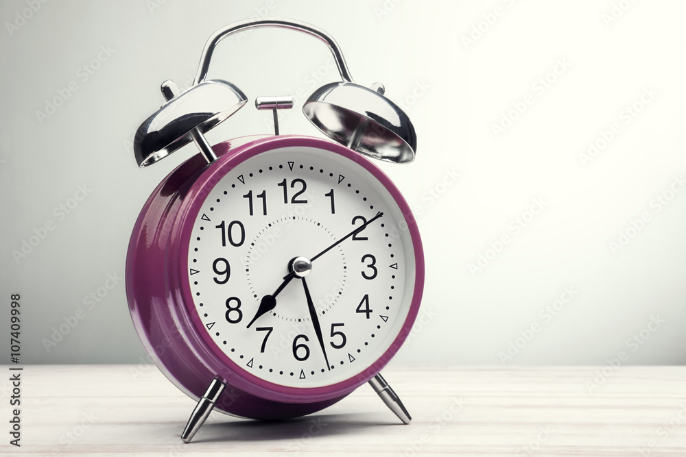 green alarm clock morning wake-up time green alarm clock morning wake-up time