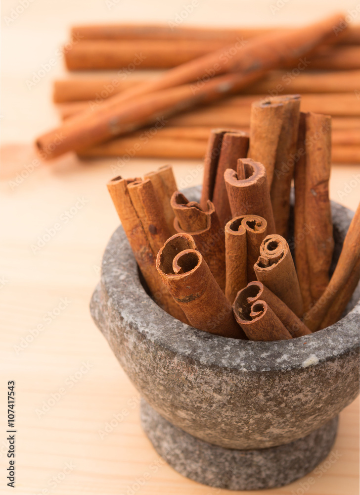 Cinnamon fragrant strike to food dishes, desserts and drinks. To