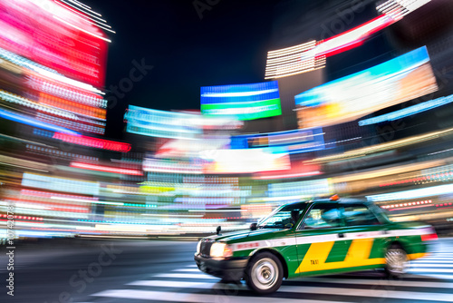 Tokio Taxi bei Nacht in Shibuya Japan