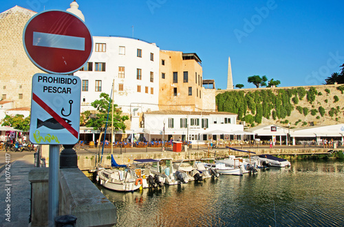 Minorca, Isole Baleari, Spagna: il porto di Ciutadella e un divieto di pesca il 7 luglio 2013