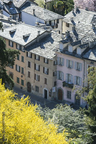 Chiavenna, una via e le case dall'alto photo