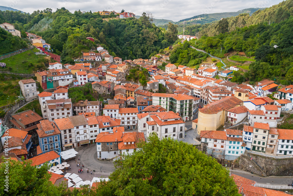 Obraz premium Viewpoint of the traditional Spanish village of Cudillero in Asturias, Spain