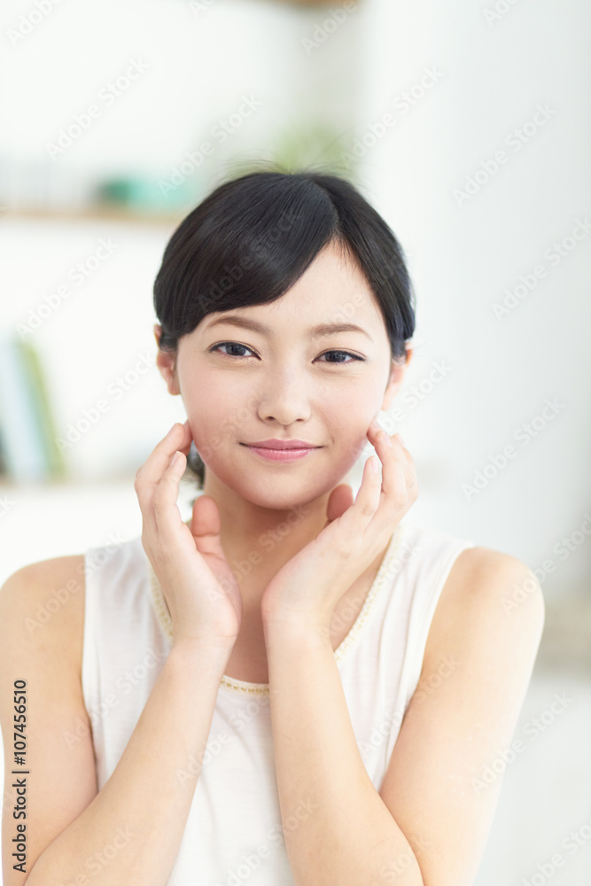 肌の綺麗な女性 肌の綺麗な女性