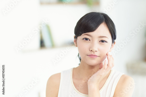 肌の綺麗な女性 Free Download 肌の綺麗な女性 - GFXLoad