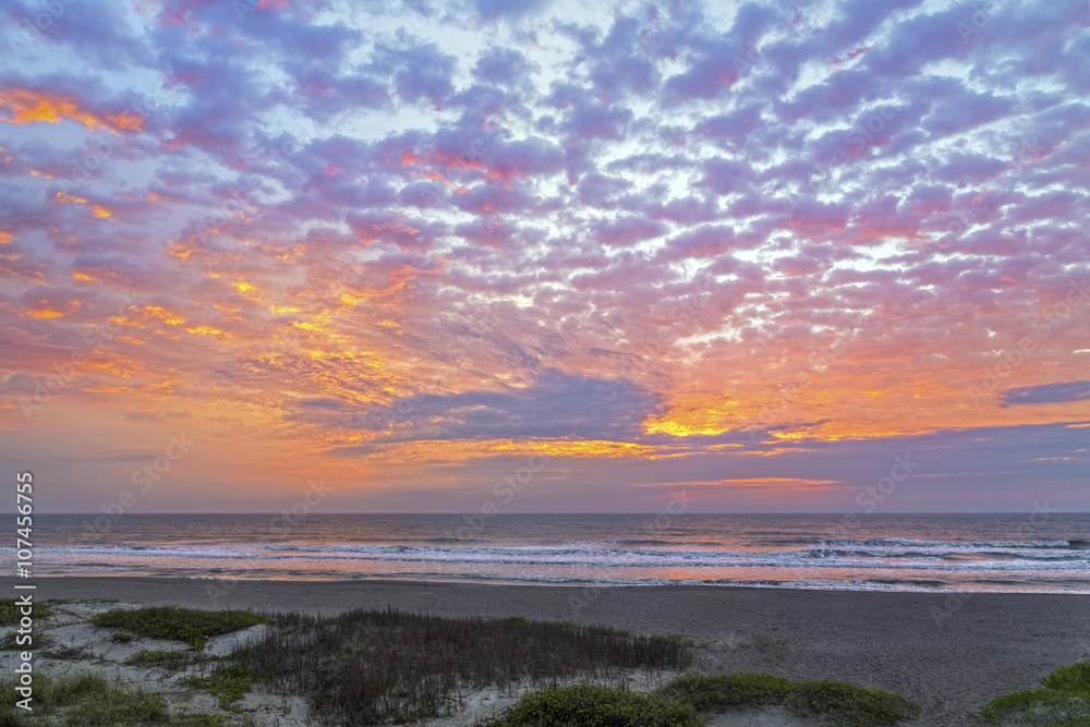 Naklejka premium Atlantic Pastel Dawn - Photographed at Cocoa Beach, Florida at sunrise