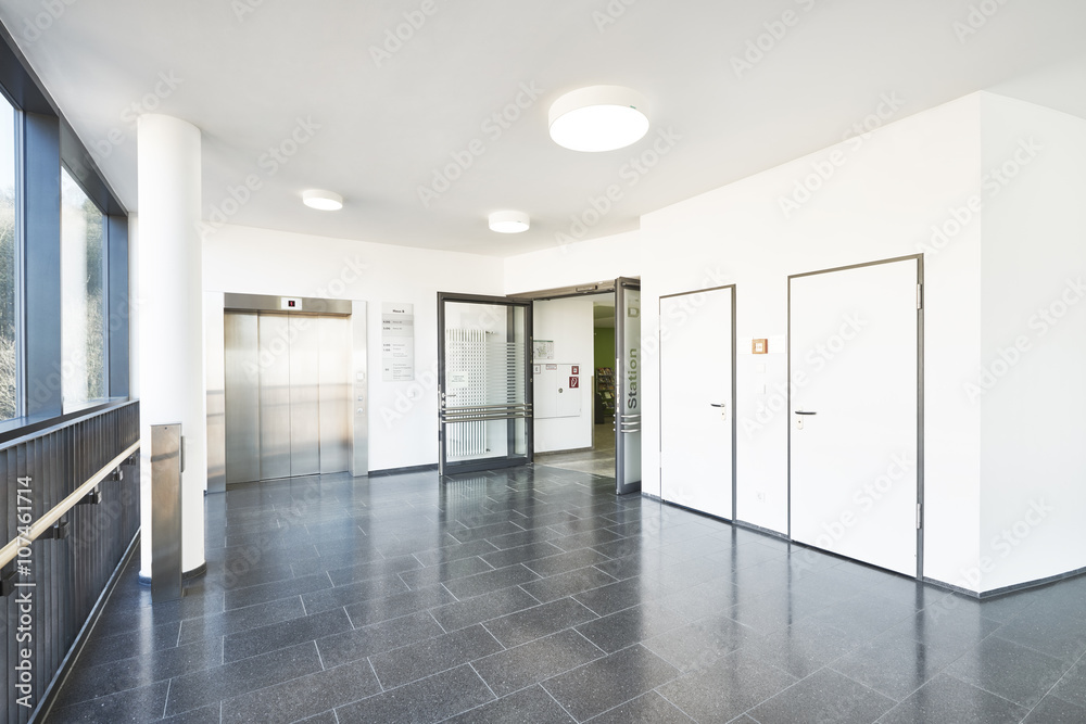 Flur Krankenhaus Flur Aufzug Flur Krankenhaus Flur Aufzug