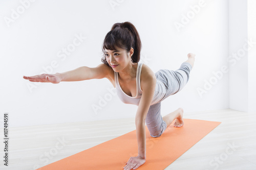 運動する女性