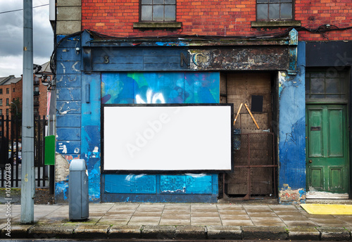 Photography Werbefläche an geschlossenem Ladenlokal – Blank Billboard on closed Shop in Irel