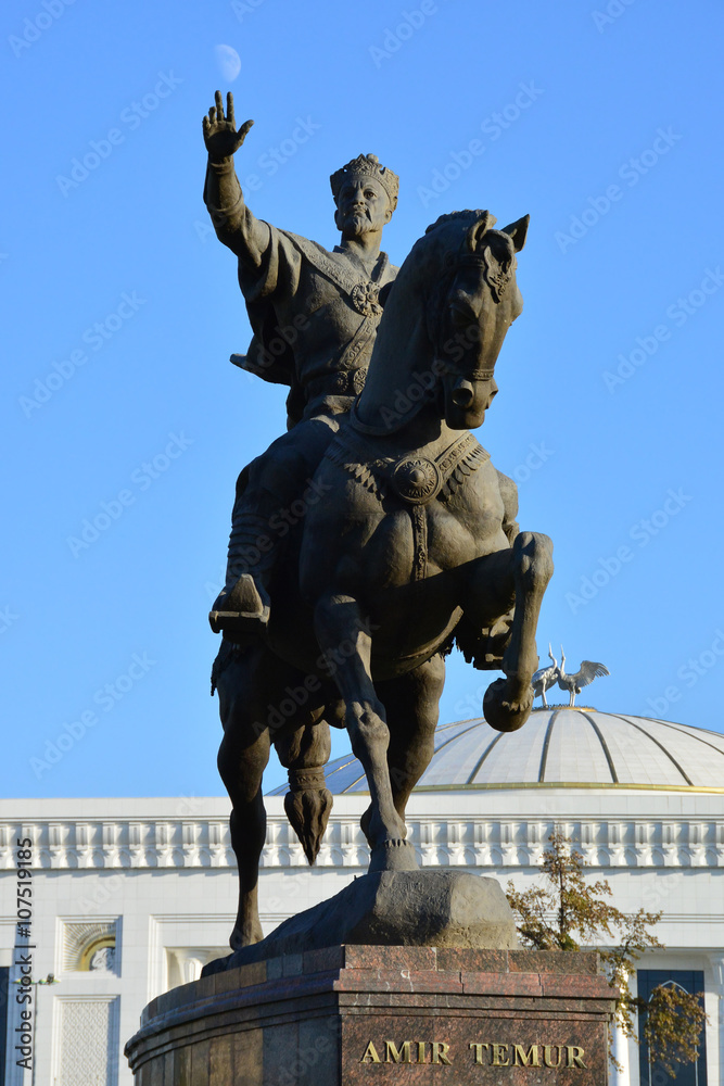 Fototapeta premium Amir Temur on the horse in Tashkent