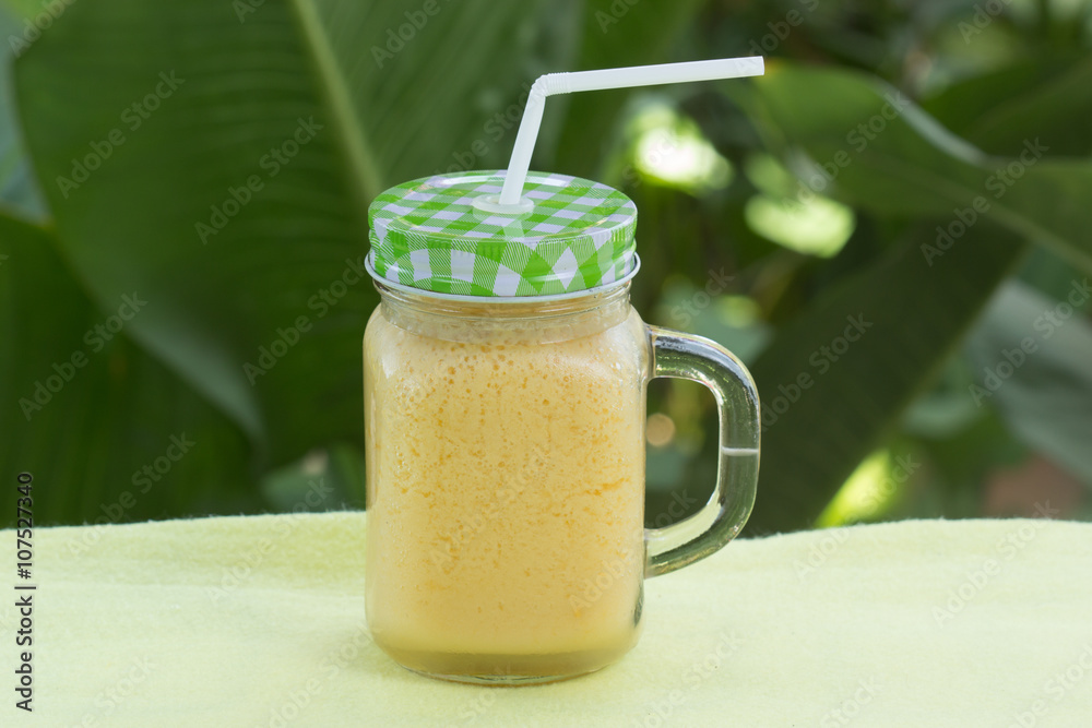 Fresh tropical fruit smoothies Fresh tropical fruit smoothies