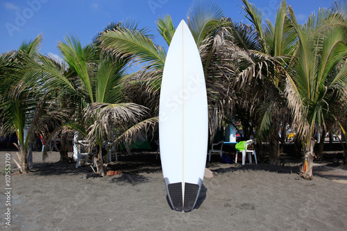 Surfboard on the beach © topshots