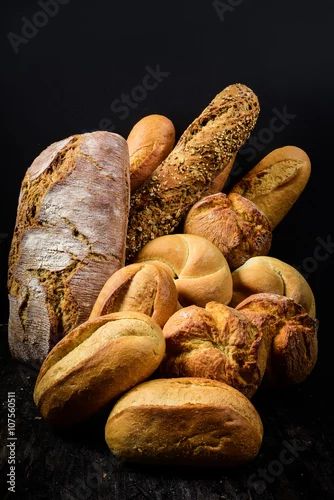 Panel kuchenny z motywem Different types of bread and rolls