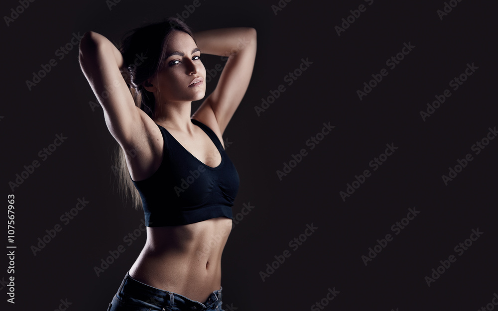 Fototapeta premium Fit young brunette