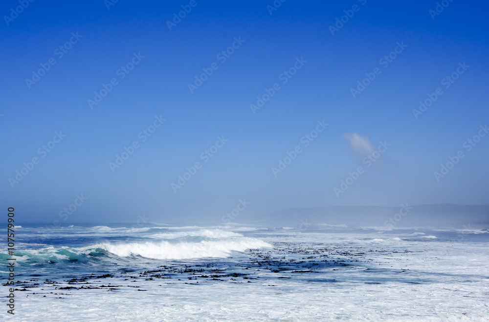 Fototapeta premium Beautiful seaside scenery and blue sky background